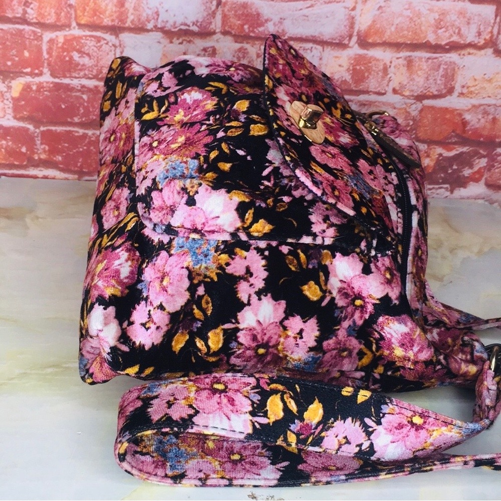 Soft Pink Velvet Floral Print Crossbody Bag - Picture 5 of 9